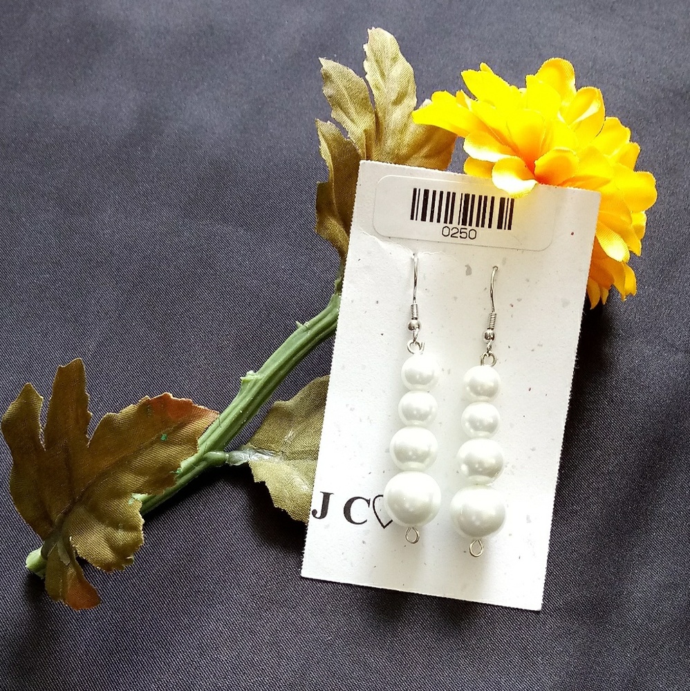 Pearl White bead dangle fashion earrings